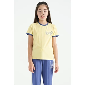 Sarı Minimal Yazı Baskılı O Yaka Rahat Form Kısa Kollu Kız Çocuk T-Shirt - 75110