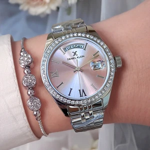 Daniel Klein 33 mm Jübile Bilezik Pembe Kadran Takvimli Metalik Kadın Kol Saati, Taşlı Bileklik Hediyeli