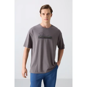 Tommy Life Koyu Gri Pamuklu Kalın Yumuşak Dokulu Oversize Fit Baskılı Erkek T-Shirt - 88334