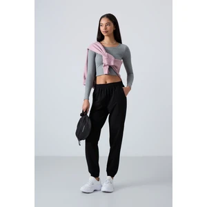 Tommy Life Tommy Life  Siyah Kadın Cepli Yüksek Bel Standart Kalıp Lastik Paça Eşofman Alt-94583
