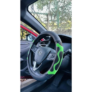 Geçmeli Üç Boyutlu Masajlı Direksiyon Kılıfı