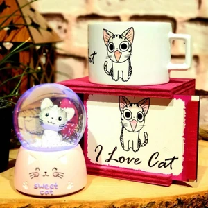 Sweet Cat Işıklı Kar Küresi ve Sevimli Kedi Kupa