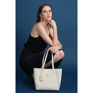 Sofia Mıknatıs Kapamalı Geniş Fermuar Bölmeli Orta Boy Kadın Bej Omuz Kol Çantası