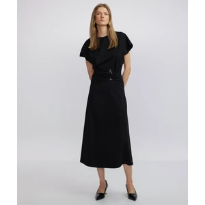 Metal Tokalı Kuşaklı Elbise