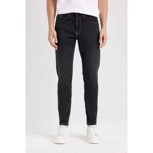 Slim Tapered Fit Dar Kalıp Normal Bel Daralan Paça Siyah Jean Pantolon D8748AX24AU