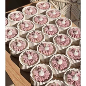 Meltt Candle Papatya Detaylı Dekoratif Mum