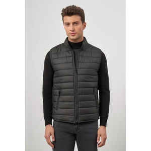 Siyah Kapitone Dik Yaka Düz Garnisiz-Biyesiz Slim Fit Yelek 1009245150