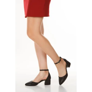 Lavinia Seri Sivri Burunlu Bilekten Tokalı Kadın Topuklu Ayakkabı