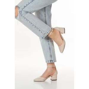 Lavinia Seri Sivri Burunlu Bilekten Tokalı Kadın Topuklu Ayakkabı