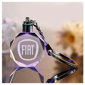 Mert Kristal Fiat Logolu 2d Patlatma Kristal LED Işıklı Anahtarlık, Araba Anahtarlığı
