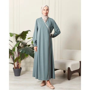 Kadın Kol Detaylı Kruvaze Yaka Biyeli Yandan Bağlamalı Namaz Elbisesi