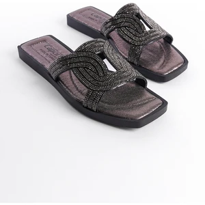 Capone Outfitters Taşlı Terlik