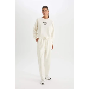 DeFactoFit NBA Los Angeles Lakers Carrot Fit Çift Cepli Beli Lastikli Bağcıklı Basic Düz Standart Paça Standart Boy Eşofman Altı D0683AX24AU