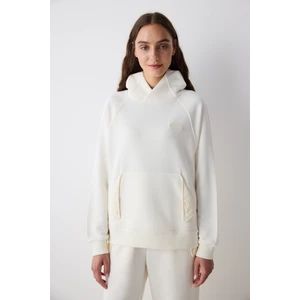 Beyaz Kapitone Detay Marita Sweatshirt - Saude Koleksiyonu