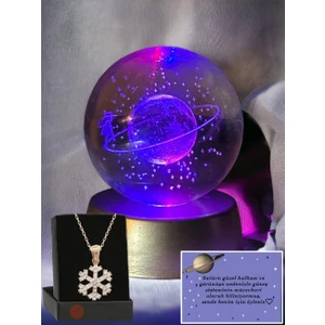 Satürn Temalı Işıklı 3D LED Işıklı Cam Küre ve Gümüş Renk Kaplama Kartanesi Kolye Hediye