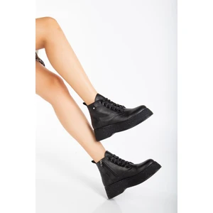 Kadın Bot Kalın Taban Siyah Cilt Bağcıklı