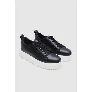 Siyah Kalın Beyaz Tabanlı Bağcıklı Sneaker Ayakkabi 3EC09ORT0381