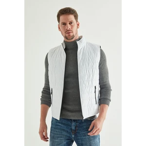 Regular Fit Beyaz Dik Yaka Elyaf Dolgulu Mevsimlik Fermuarlı Yelek Mont 7HF07ORT42611