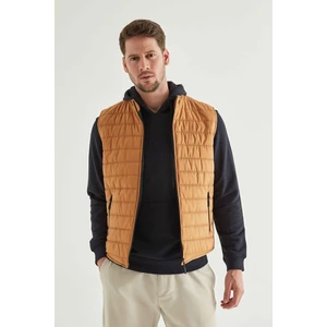 Regular Fit Safran Dik Yaka Elyaf Dolgulu Mevsimlik Fermuarlı Yelek Mont 7HF07ORT42611