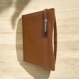 Eren Ofis 2025 - 2026 Yeni Yıl Günlük Ajanda Notebook  Üstten Metal Kilitli Lüx Model 17X24 Ebadında