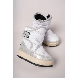 Qiggil Çocuk Kar Botu 001270