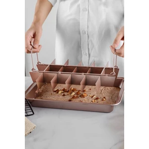 Karbon Çelik 18 Kişilik Kendinden Bölmeli Brownie Kek Ekmek Kalıbı CIN796PM