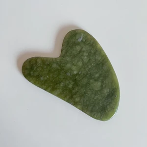 Mune İstanbul Yeşim Doğal Taş - Kalp Gua Sha Yüz Masaj Taşı