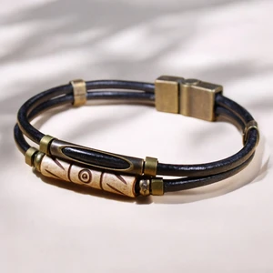 Ruh ve Güç Temalı Totem Figürlü Deri Bileklik