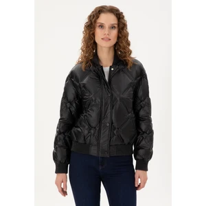 U.S. Polo Assn. Kadın Siyah Mont 50289590-VR046