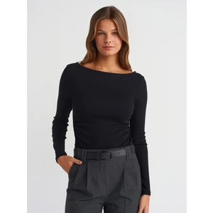 31401 Büzgülü Kayık Yaka Top-Siyah