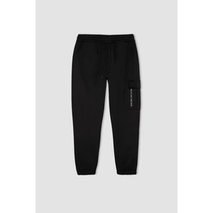 DeFactoFit Sporcu Jogger Eşofman Altı Standart Fit Beli Bağcıklı Üç Cepli D3741AX24WN