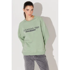 Oversize Fit Geniş Kesim Bisiklet Yaka Şardonlu Açık Yeşil Sweatshirt