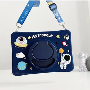 M.TK Moveteck Samsung Galaxy Tab A9 8.7 Inç SM-X110 Astronot Çocuk Kılıfı Askılı Standlı Eğlenceli Karakterli X115
