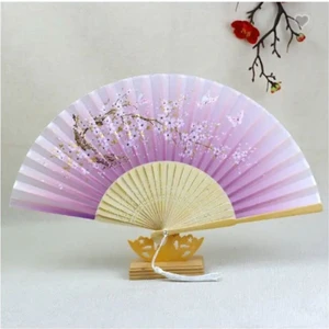 - Yelpaze Hediye Kutusu Ile Bambu Beyaz Çiçek Desenli Şık Japon Yelpaze Lüks A1100