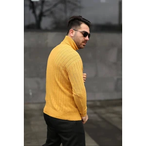 The Kaplan Balıkçı Yaka Triko Kazak (Manken: Boy 185 Kilo 83)