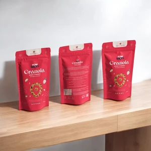 Rawshots Çilekli & Bademli Granola 300G x 3 Avantajlı Paket