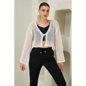 Kadın Ekru Önü Bağcıklı Delikli Crop Hırka