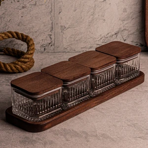 Bella Kare - 5 Parça Tepsili Ahşap Vakumlu Kapaklı Cam Kahvaltılık Çok Amaçlı Cam Çerezlik 230 ml