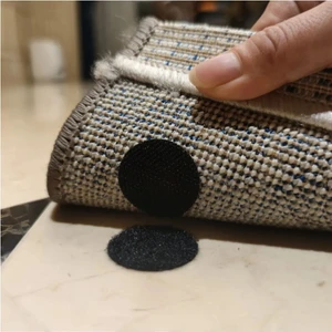 Cırt Halı Kaydırmaz 20 Set Kaymaları ve Kıvrılmış Köşelerin Hareketlerini Önlemek Için Kullanılır.