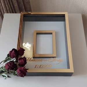 Verda Çerçeve 30 x 40  cm  Yarı Kaplama Ledli+Isimli Siyah-Gold Anı Çerçevesi! Yeni Moda Çiçek Anı Çerçevesi!