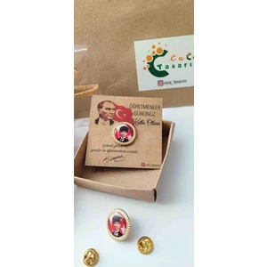 Caca Tasarım Ay Yıldızlı Atatürk Yaka Rozeti Broş 2'li Set Öğretmenler Günü Kartlı ve Kutulu Hediyelik