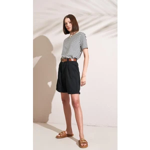 Kadın Siyah Yüksel Bel Beli Kemerli Gabardin Şort