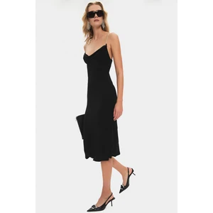NG Style Degaje Yaka Aksesuarlı Elbise