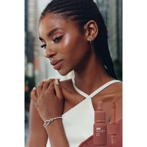 Yüksek Pigmentli, Kadife Görünümlü, Gün Boyu Kalıcı Tint PERIPERA Ink Velvet (23 Nutty Nude)