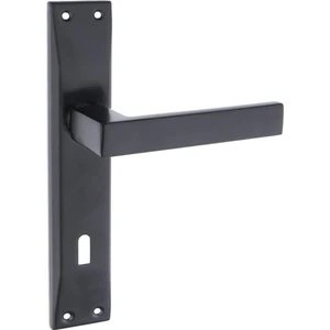 Lama Siyah Aynalı Oda