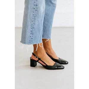 Trendy Anka Lady Siyah Rugan 6 cm Kalın Topuklu Arkası Açık Atkılı Küt Kare Burunlu Klasik Topuklu Ayakkabı