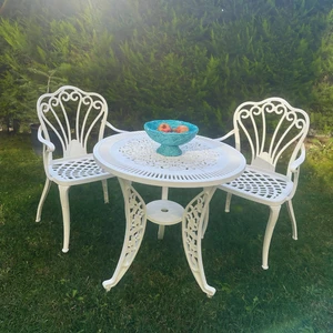 Ferforje Görünümlü Plastik Masa Sandalye Takımı, 150 kg Taşıma Kapasiteli, 2 Yıl Garantili, Bahçe, Balkon ve Dış Mekan Kullanımına Uygun, 2 Kişilik Masa ve Sandalye Takımı