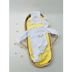 İnsta Bebe Isme Özel Nakış Işlemeli Dantelli Tulum Şapka Eldiven Takımı  Pamuk Hastane Çıkışı