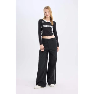 Coool Wide Leg Geniş Bol Paça Cepli Şerit Detaylı Normal Bel Pantolon D4404AX24AU