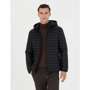 Pierre Cardin Erkek Siyah Kapişonlu Baharlık Mevsimlik Mont 50270904-VR046